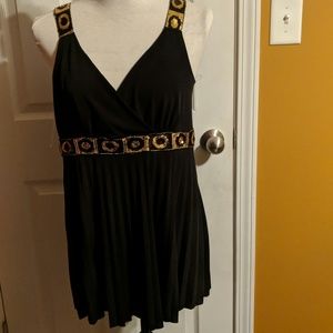Ladies Monroe and Main Black and Gold Top Med